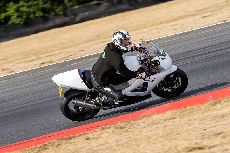 enduro digital images;event digital images;eventdigitalimages;no limits trackdays;peter wileman photography;racing digital images;snetterton;snetterton no limits trackday;snetterton photographs;snetterton trackday photographs;trackday digital images;trackday photos